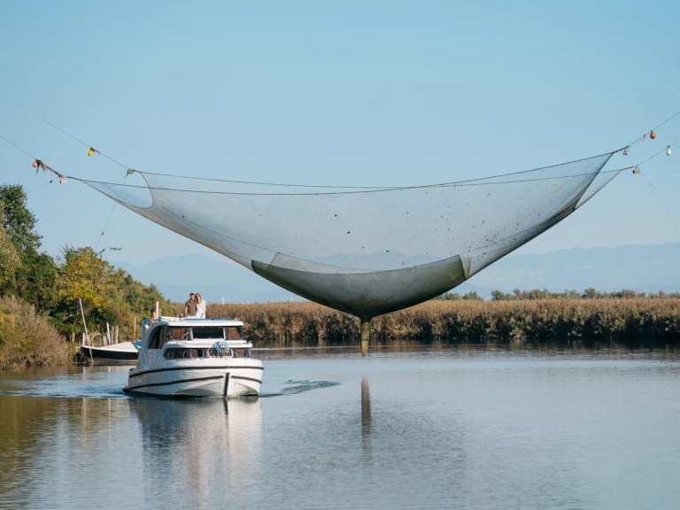 Boat rental Houseboat Holidays Italia S.R.L. Minuetto 6 in Casale sul Sile on Samboat