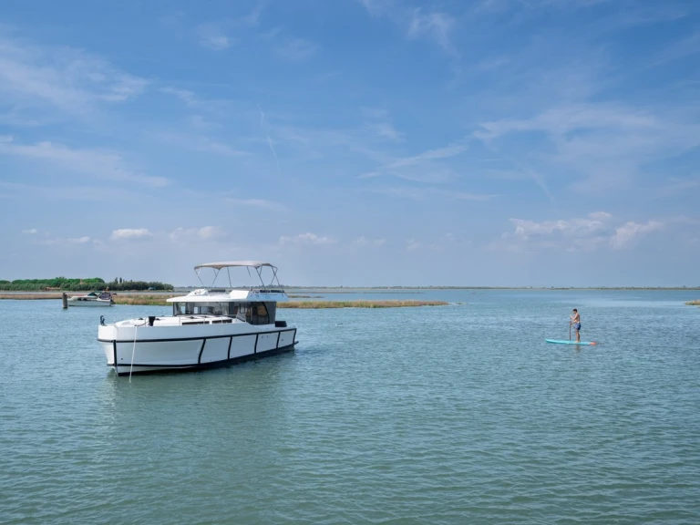 Luxury Yacht rental in Casale sul Sile - Delphia Poseidon 45