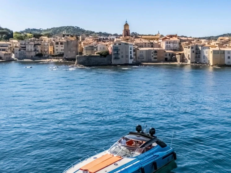 Yacht charter Saint-Tropez cheap Predator 63