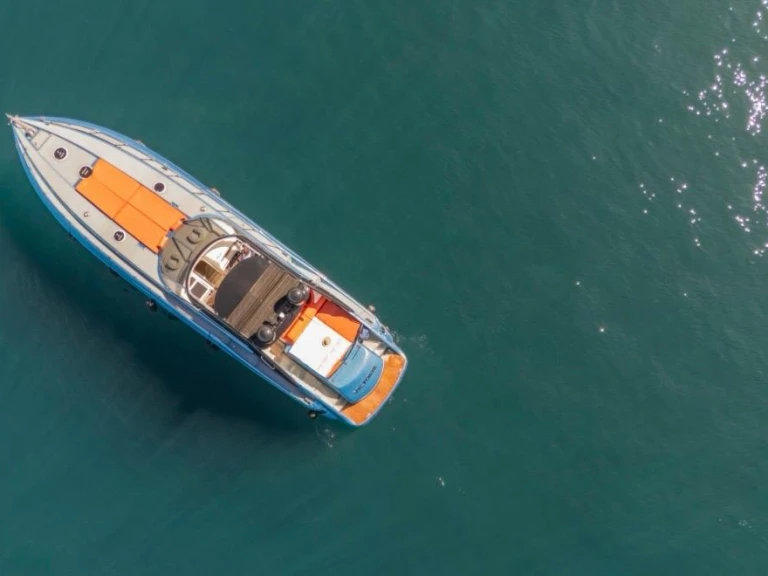 Boat rental Sunseeker Predator 63 in Saint-Tropez on Samboat