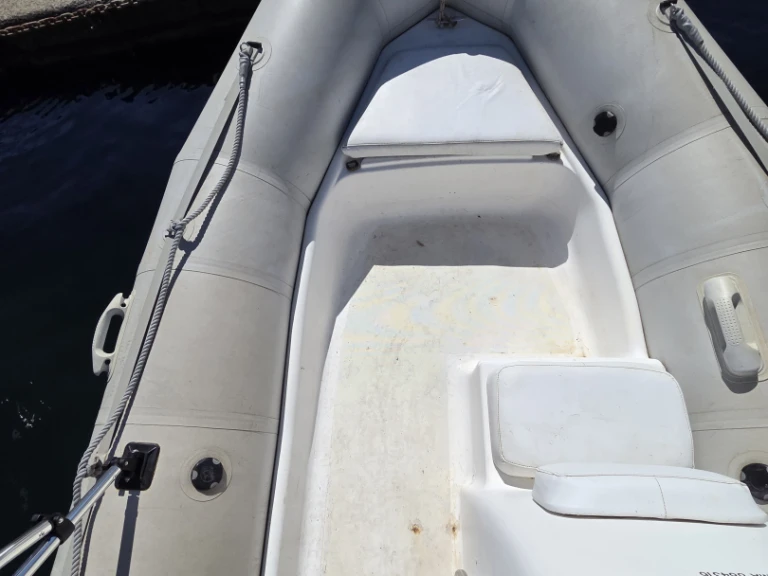 Yacht charter Toulon cheap International