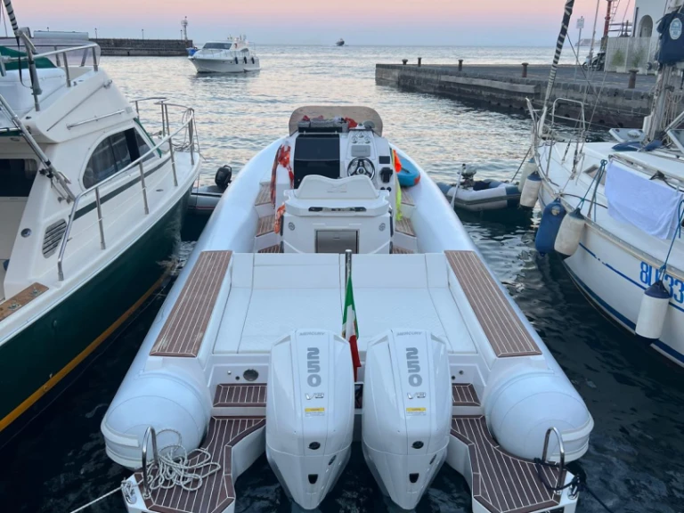 Yacht charter Naples cheap Salina 33