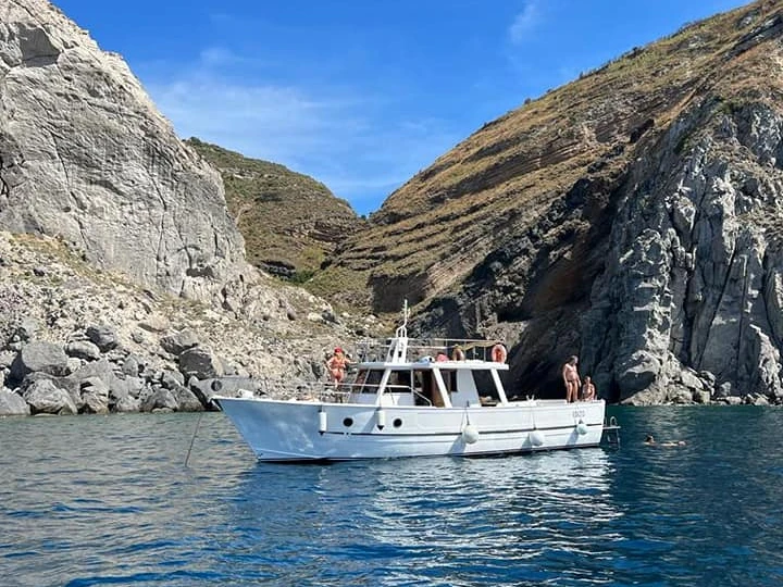 Boat rental Custom Gozzo42 in Porto di Forio on Samboat