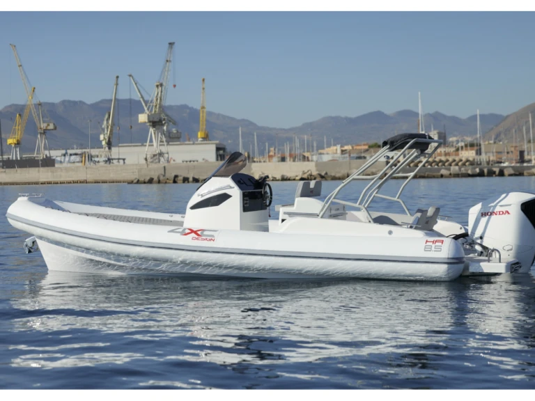 4XC HA 8.5 charter bareboat or captained in  Saint-Florent