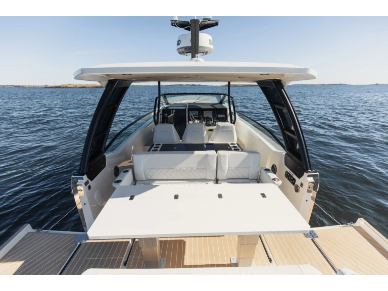 Motorboat rental with or without captain Saxdor Sitges