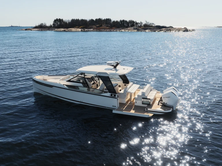 Bareboat Rental Motorboat Saxdor with a boat licence