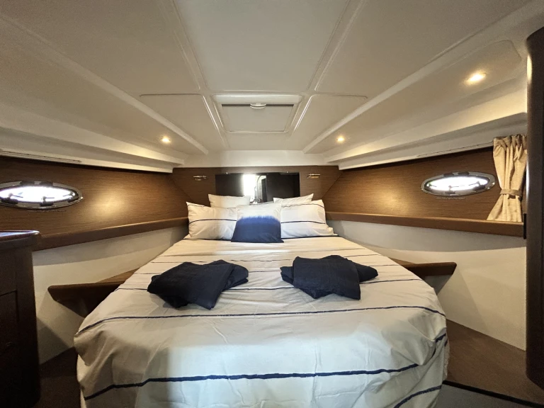 Luxury Yacht rental with or without captain Bénéteau Argeles