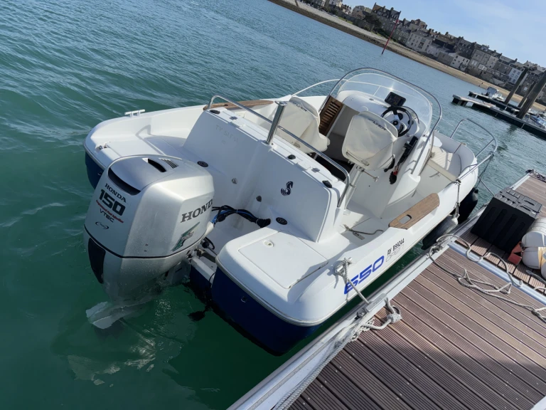 Motorboat for rent Saint-Malo at the best price