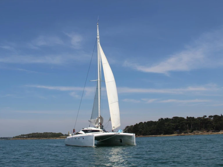 Boat rental Lerouge VIK 125 in France on Samboat