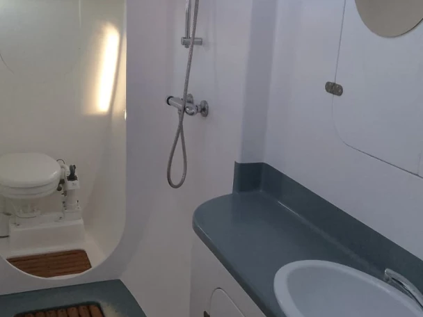 Rent a Lerouge VIK 125 France