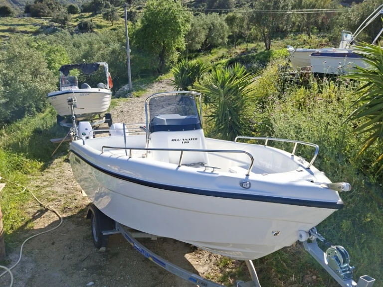 Yacht charter Keri cheap Blu Water 170