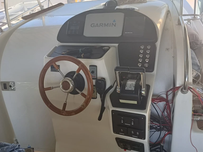 RIB rental in Naples - Capelli Tempest 900 Cabine