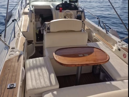 Boat rental Capelli Tempest 900 Cabine in Naples on Samboat
