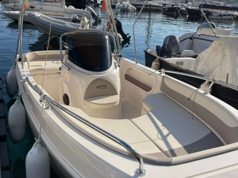 Motorboat for rent Lipari at the best price