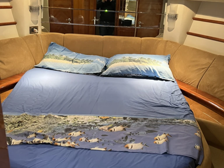 Rent a Azimut Azimut 46 Fly Punta Ala