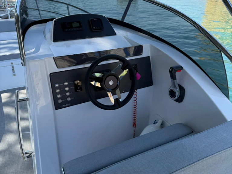 Boat rental Marinello Eden 26 Open in Sirmione on Samboat