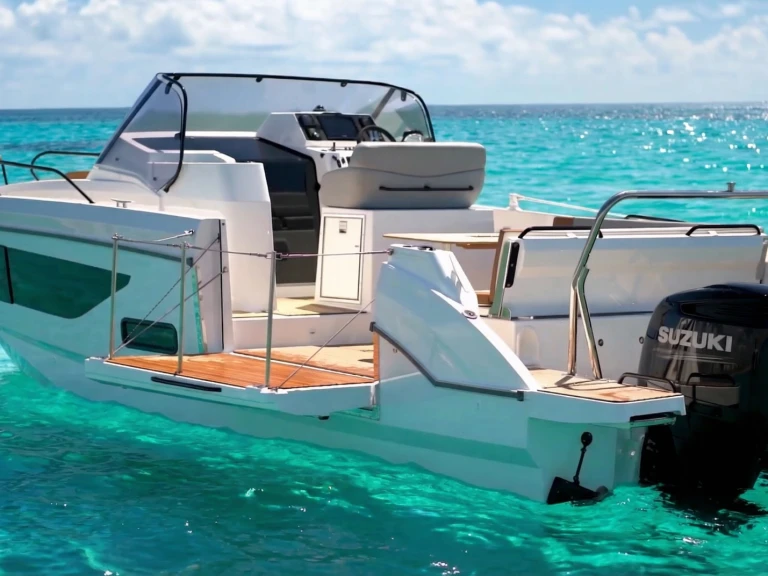 Bareboat Rental Motorboat Bénéteau with a boat licence