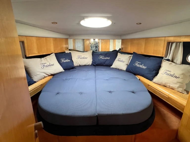 FIRELANE  43 charter bareboat or captained in  Sorrento