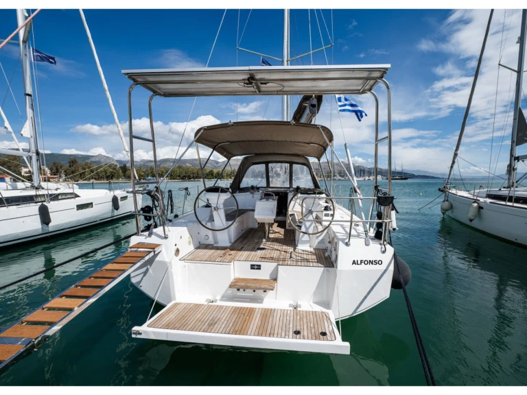 Bareboat Rental Sailboat Bavaria with a boat licence