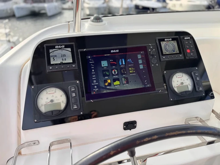 Yacht charter Pescara cheap Lagoon 42