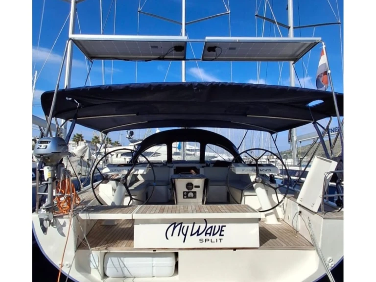 Rent a D&D Yacht D&D Kufner 54 Exclusive - 6 cab Trogir
