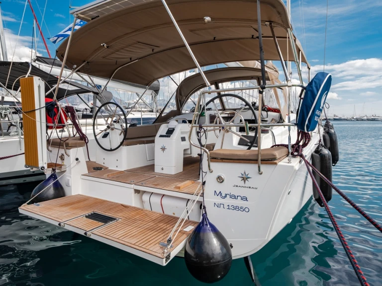 Sailboat rental in Piso Livadi - Jeanneau Sun Odyssey 415