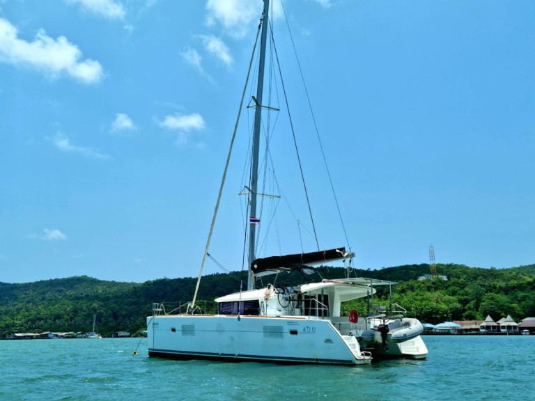 Rent a Lagoon Lagoon 400 S2 Mai Khao