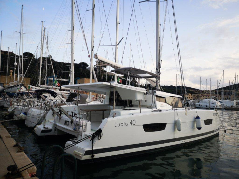 Catamaran rental in Portisco - Fountaine Pajot Lucia 40