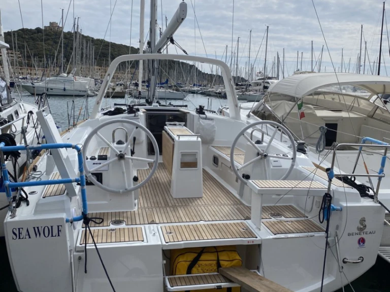 Bareboat Rental Sailboat Bénéteau with a boat licence