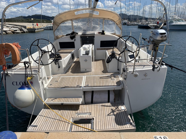 Sailboat rental with or without captain Jeanneau Portisco