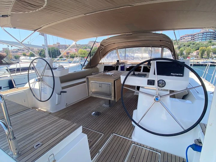 Sailboat rental in Milazzo - Dufour Dufour 520 Grand Large