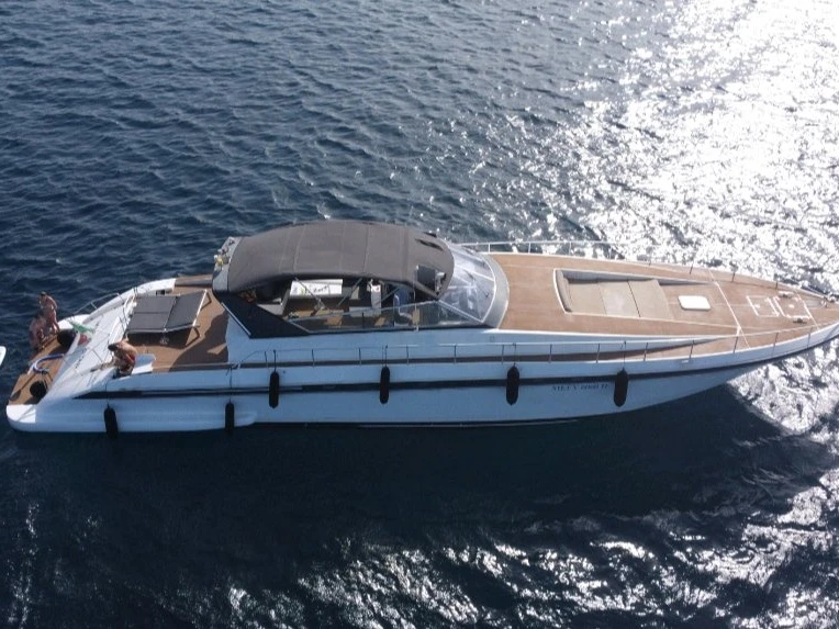 Luxury Yacht for rent Milazzo at the best price