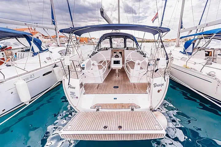 Rent a Bavaria Cruiser 37 Betina