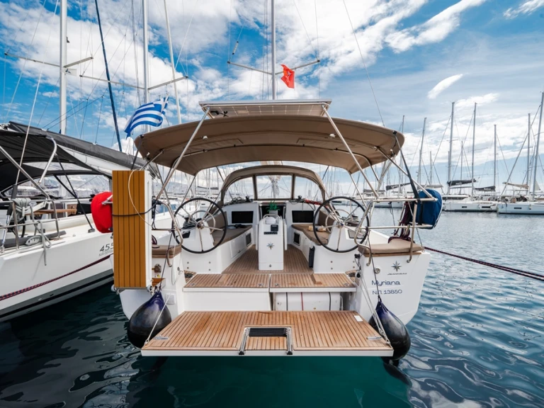 Rent a Jeanneau Sun Odyssey 415 Piso Livadi