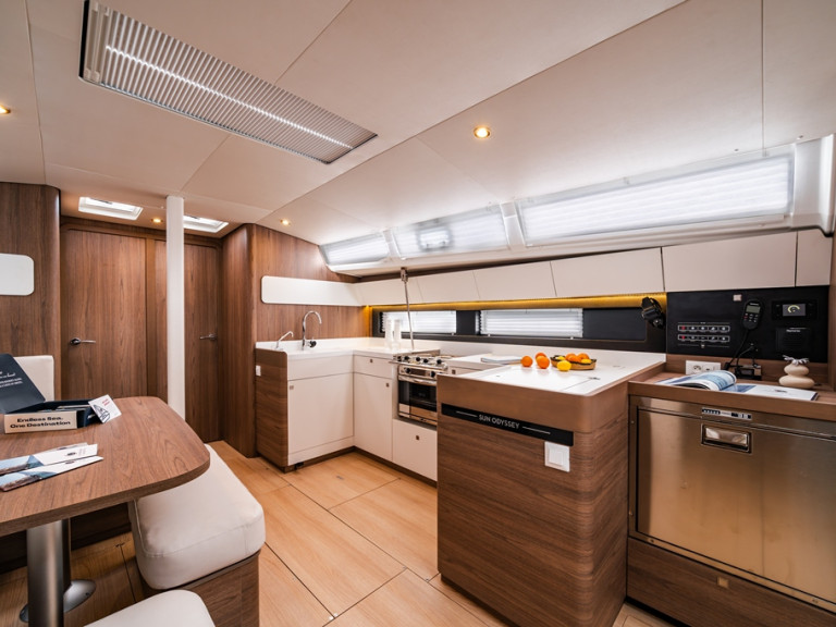 Yacht charter Néa Péramos cheap Sun Odyssey 455