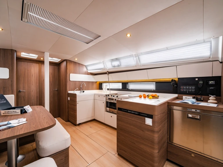 Yacht charter Néa Péramos cheap Sun Odyssey 455
