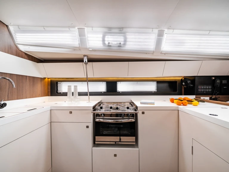 Sailboat rental in Néa Péramos - Jeanneau Sun Odyssey 455