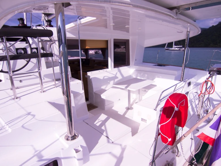 Bareboat Rental Catamaran Lagoon with a boat licence