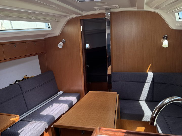 Boat rental Bavaria Cruiser 37 in Punta Ala on Samboat