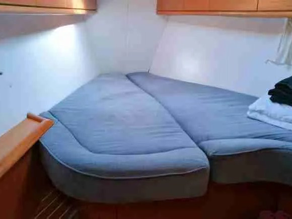 Rent a Bavaria Cruiser 40 Rodi Garganico