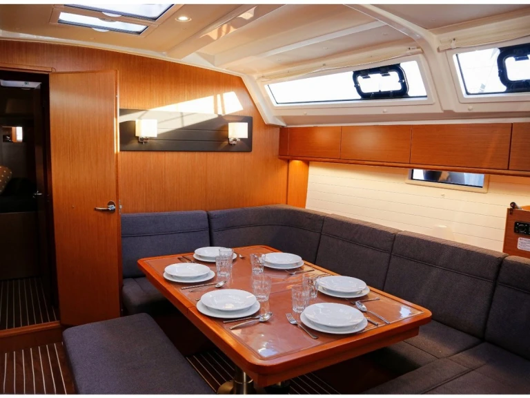 Sailboat rental in Portisco - Bavaria Cruiser 46