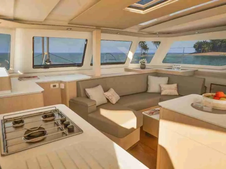 Boat rental Fountaine Pajot Fountaine Pajot FP 41 Quatuor 4 in Rodi Garganico on Samboat