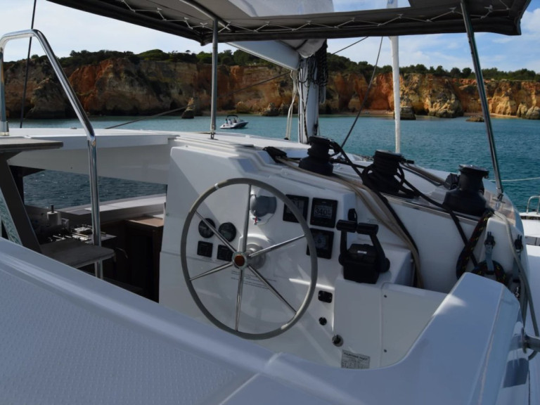 Rent a Fountaine Pajot Lucia 40 Portisco