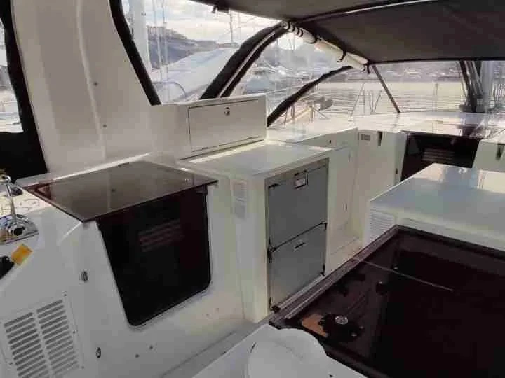 Sailboat rental with or without captain Jeanneau Agropoli