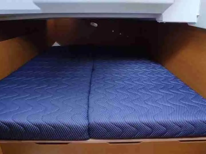 Bareboat Rental Sailboat Jeanneau with a boat licence