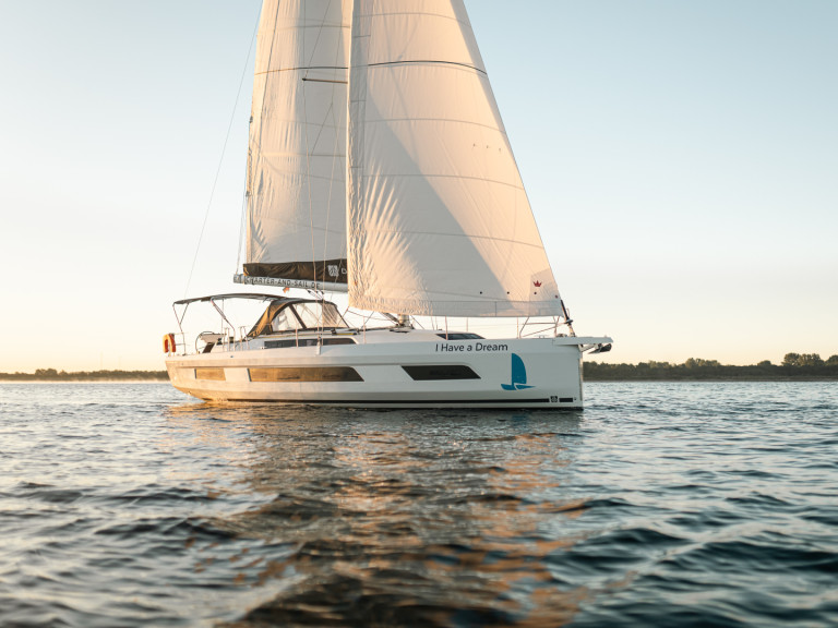 Boat rental Dufour Dufour 44 in Rostock on Samboat