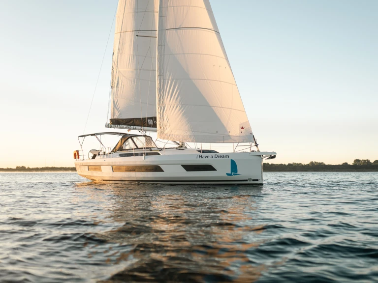 Boat rental Dufour Dufour 44 in Rostock on Samboat