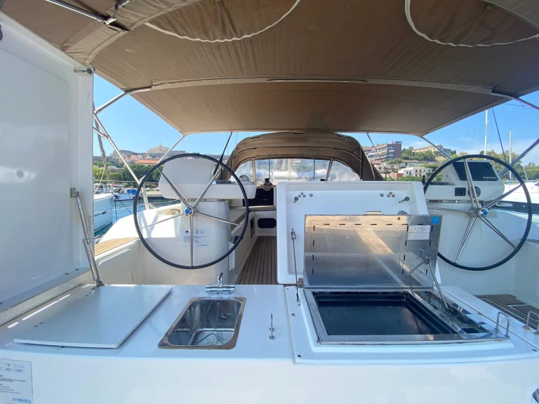 Dufour Dufour 520 Grand Large in Milazzo on SamBoat