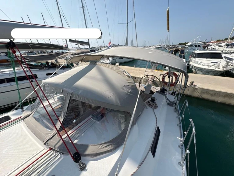 Bareboat Rental Sailboat Bavaria with a boat licence