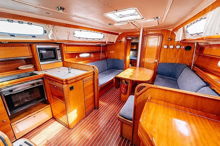 Bareboat Rental Sailboat Bavaria with a boat licence